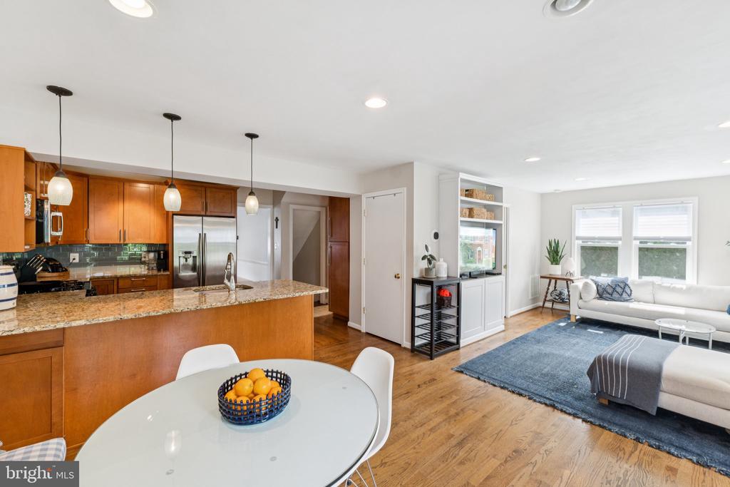 804 LANARK WAY