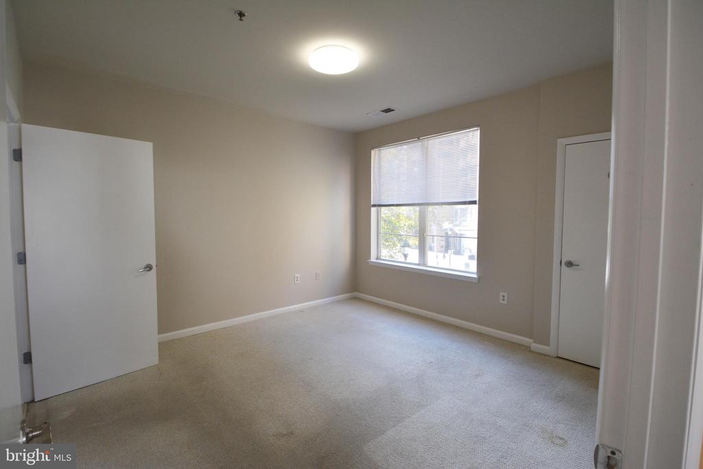 1201 EAST-WEST HIGHWAY 238