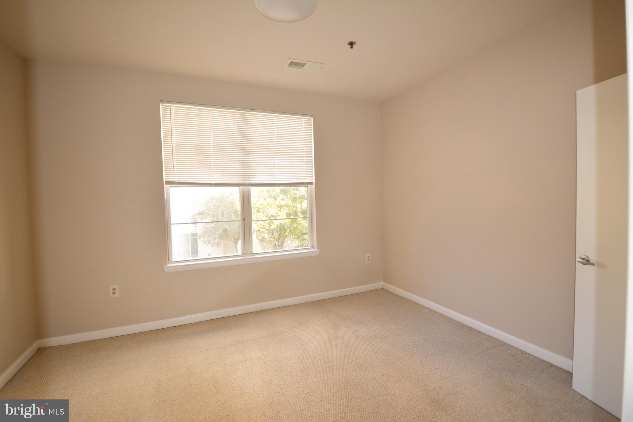 1201 EAST-WEST HIGHWAY 238