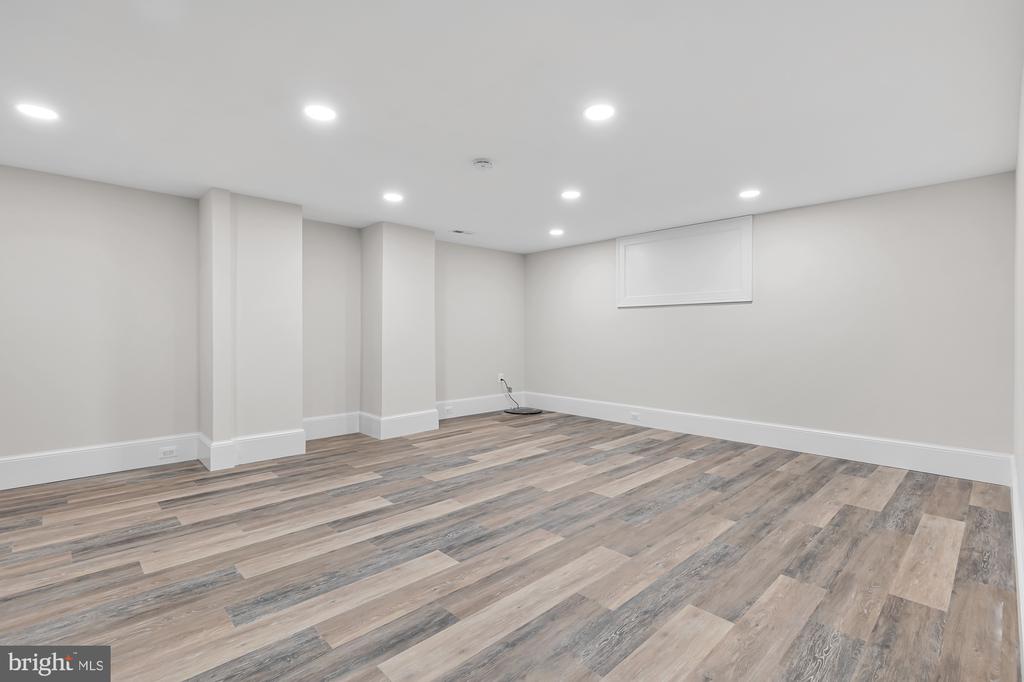 4201 BRADLEY LANE