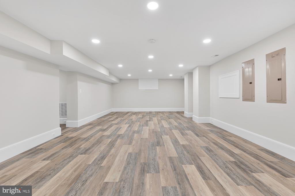4201 BRADLEY LANE