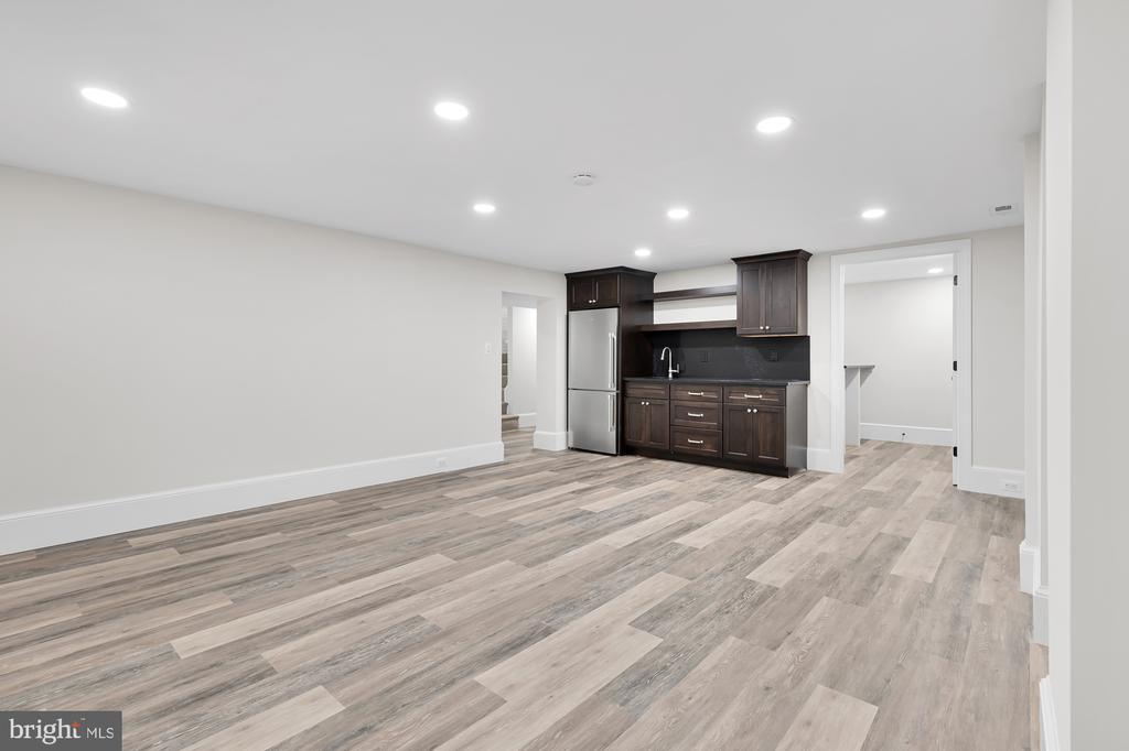 4201 BRADLEY LANE
