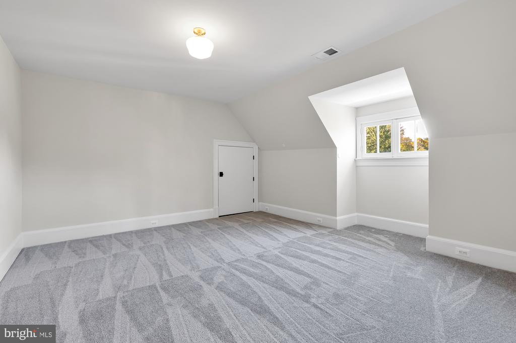 4201 BRADLEY LANE