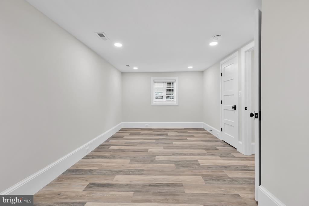 4201 BRADLEY LANE