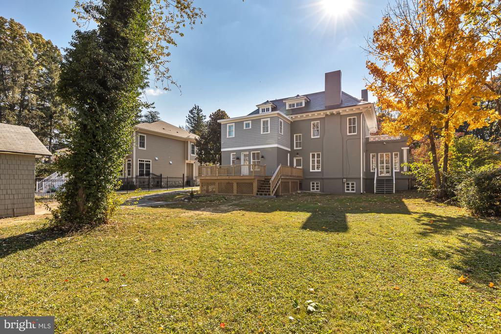 4201 BRADLEY LANE
