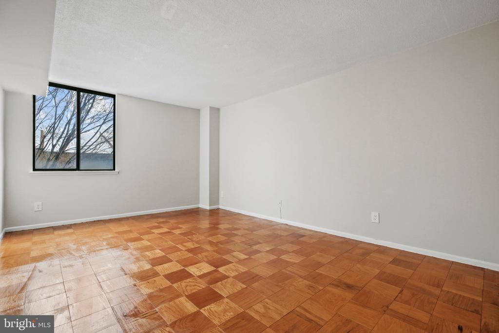 4 MONROE STREET Unit: 304