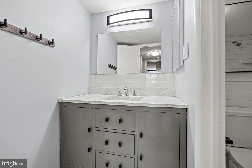 4 MONROE STREET Unit: 304