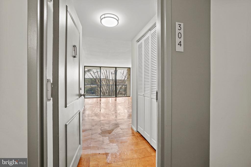 4 MONROE STREET Unit: 304