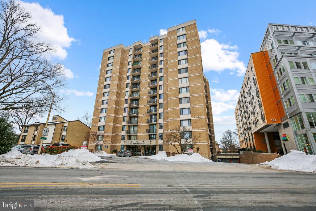 4 MONROE STREET Unit: 304
