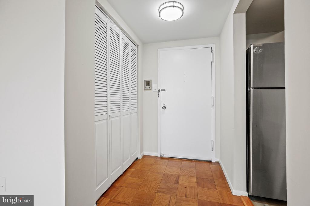 4 MONROE STREET Unit: 304
