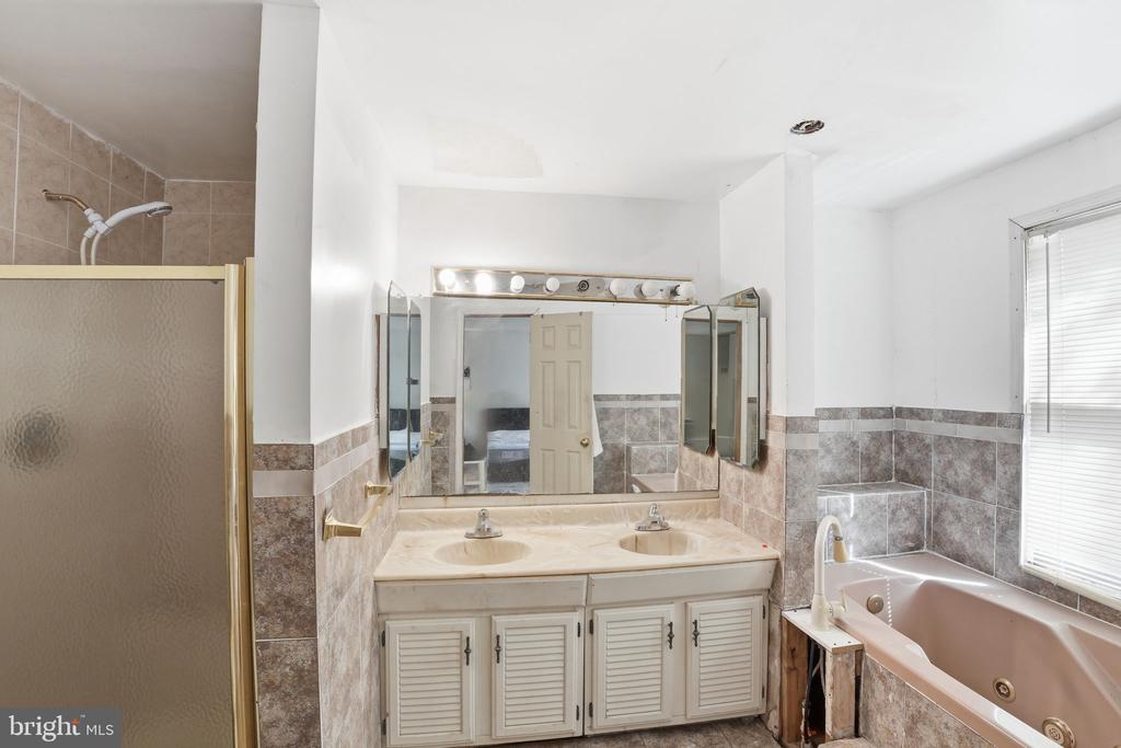 17107 OVERHILL ROAD