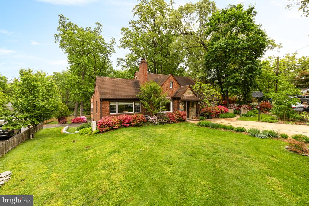8323 HADDON DRIVE