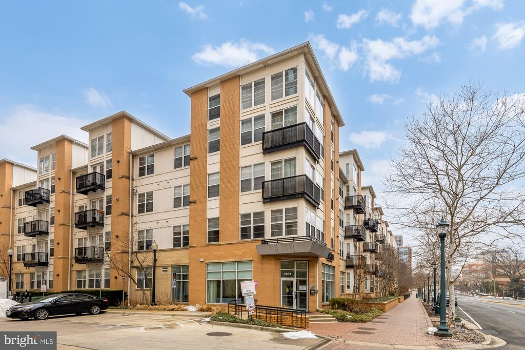 1201 E WEST HIGHWAY 238
