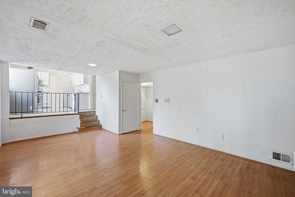 6701 HEATHERFORD COURT