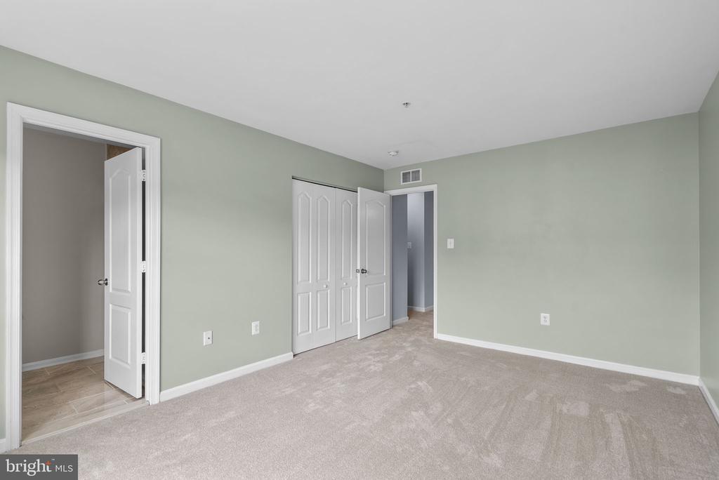 18267 HICKORY MEADOW DRIVE