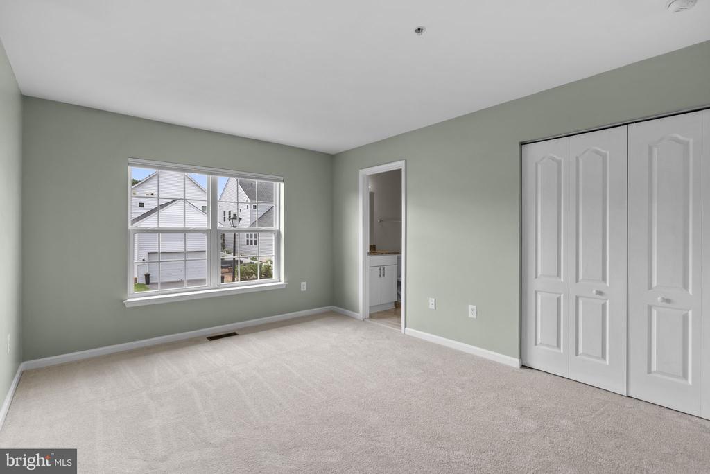 18267 HICKORY MEADOW DRIVE