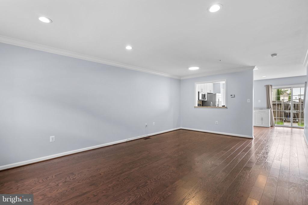 18267 HICKORY MEADOW DRIVE