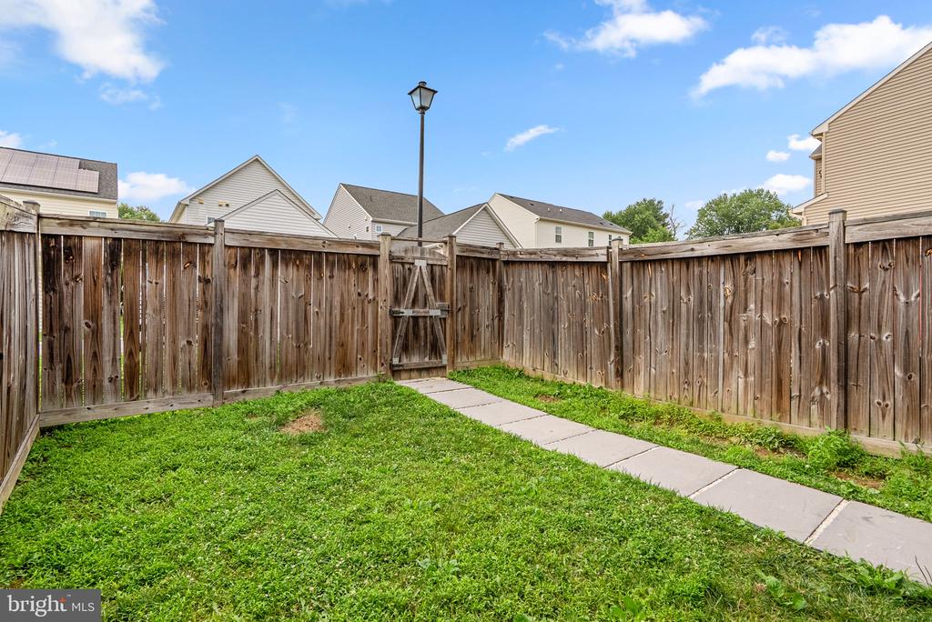 18267 HICKORY MEADOW DRIVE