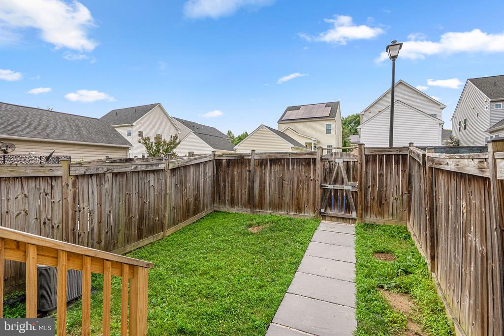 18267 HICKORY MEADOW DRIVE