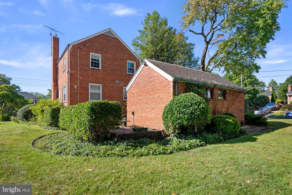 19 INDIAN SPRING DRIVE
