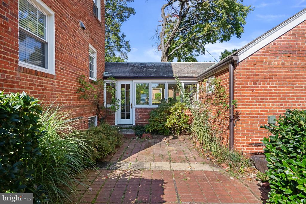 19 INDIAN SPRING DRIVE