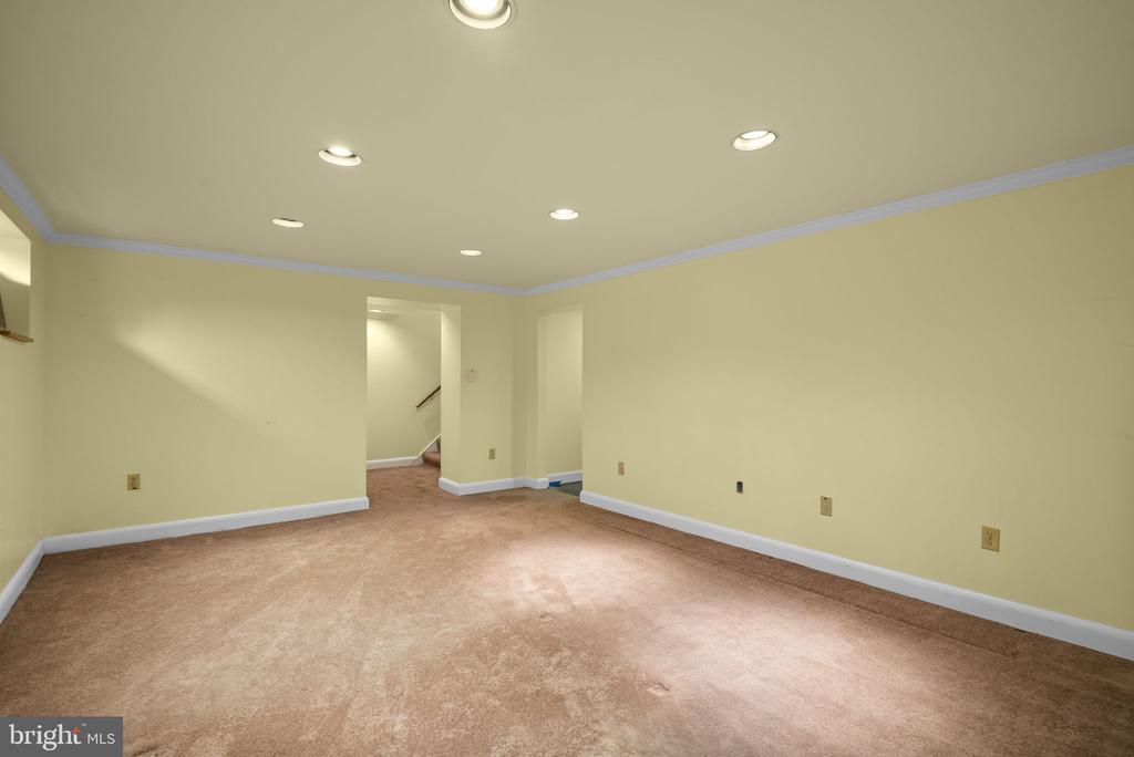 19 INDIAN SPRING DRIVE