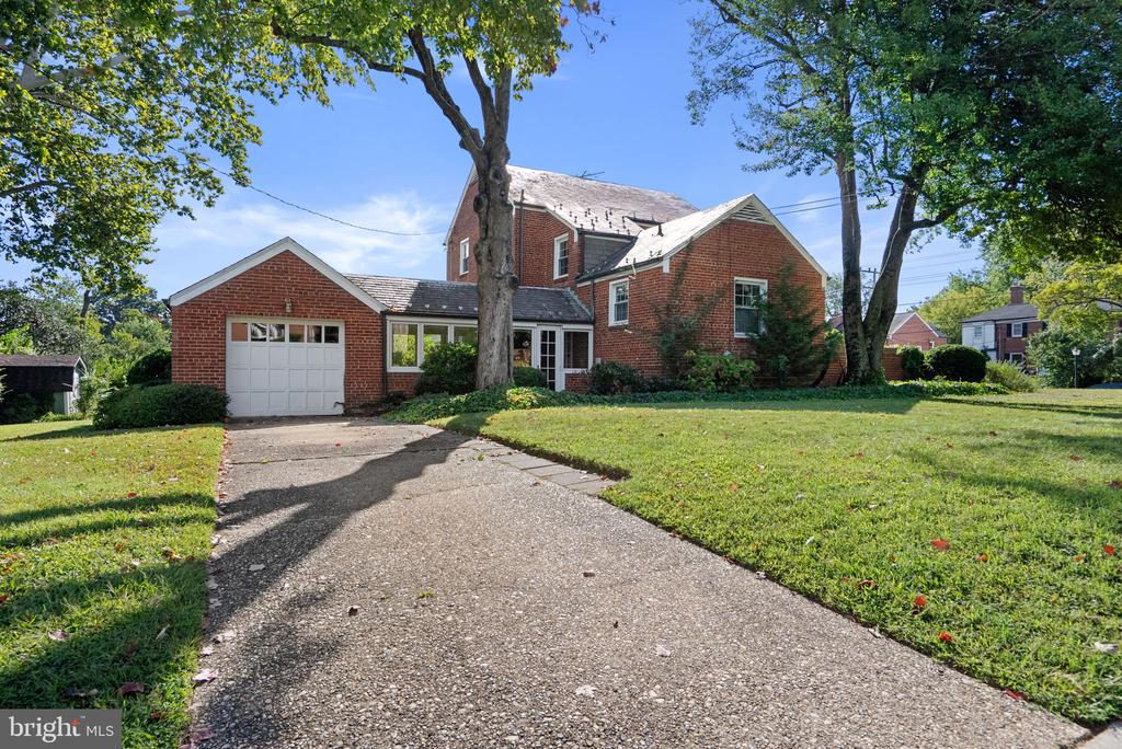 19 INDIAN SPRING DRIVE