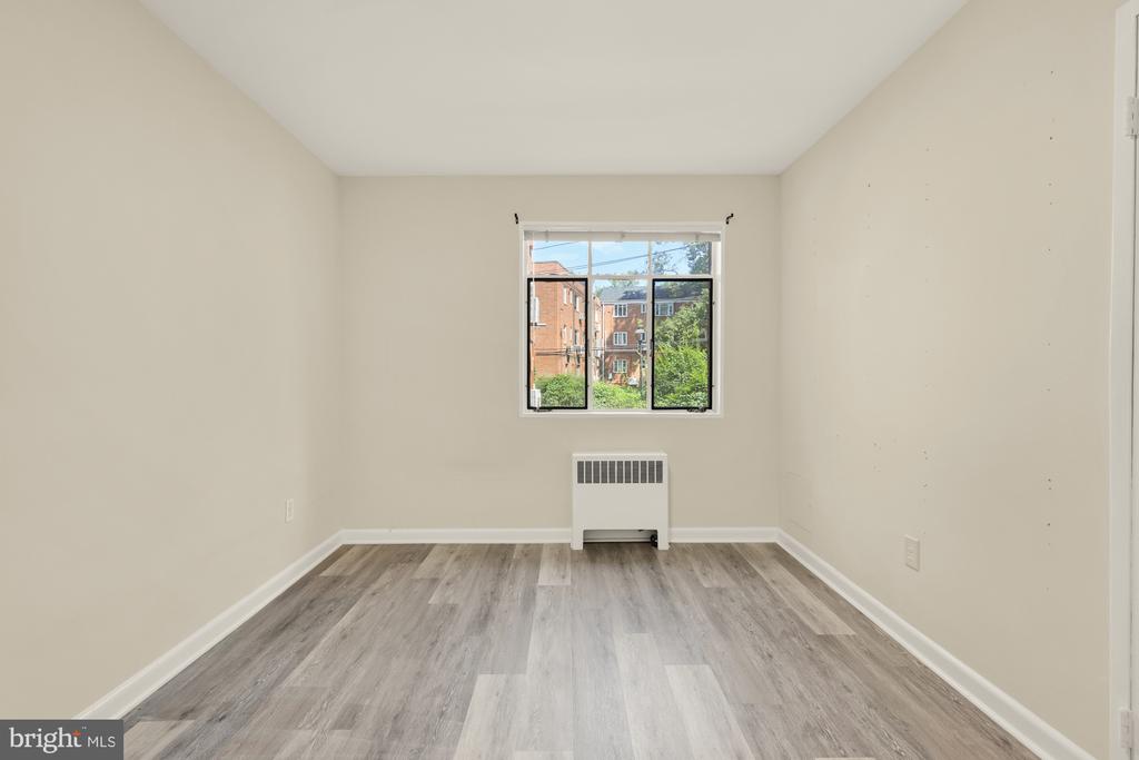 10413 MONTROSE AVENUE Unit: 101