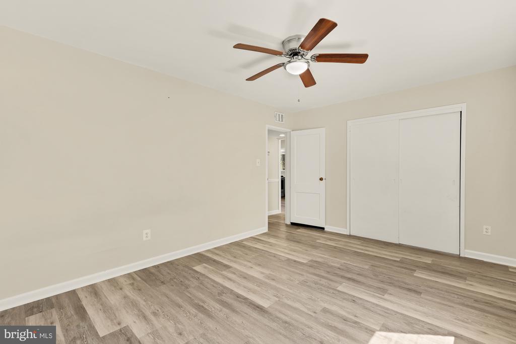 10413 MONTROSE AVENUE Unit: 101