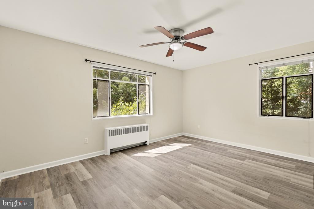 10413 MONTROSE AVENUE Unit: 101
