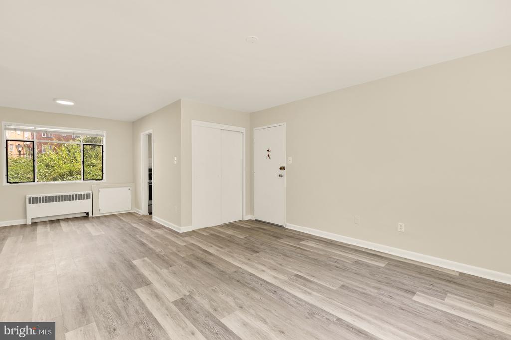 10413 MONTROSE AVENUE Unit: 101