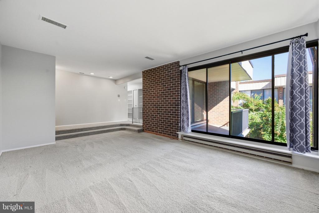 9909 BLUNDON DRIVE Unit: 4-301