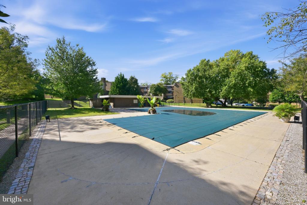 9909 BLUNDON DRIVE Unit: 4-301