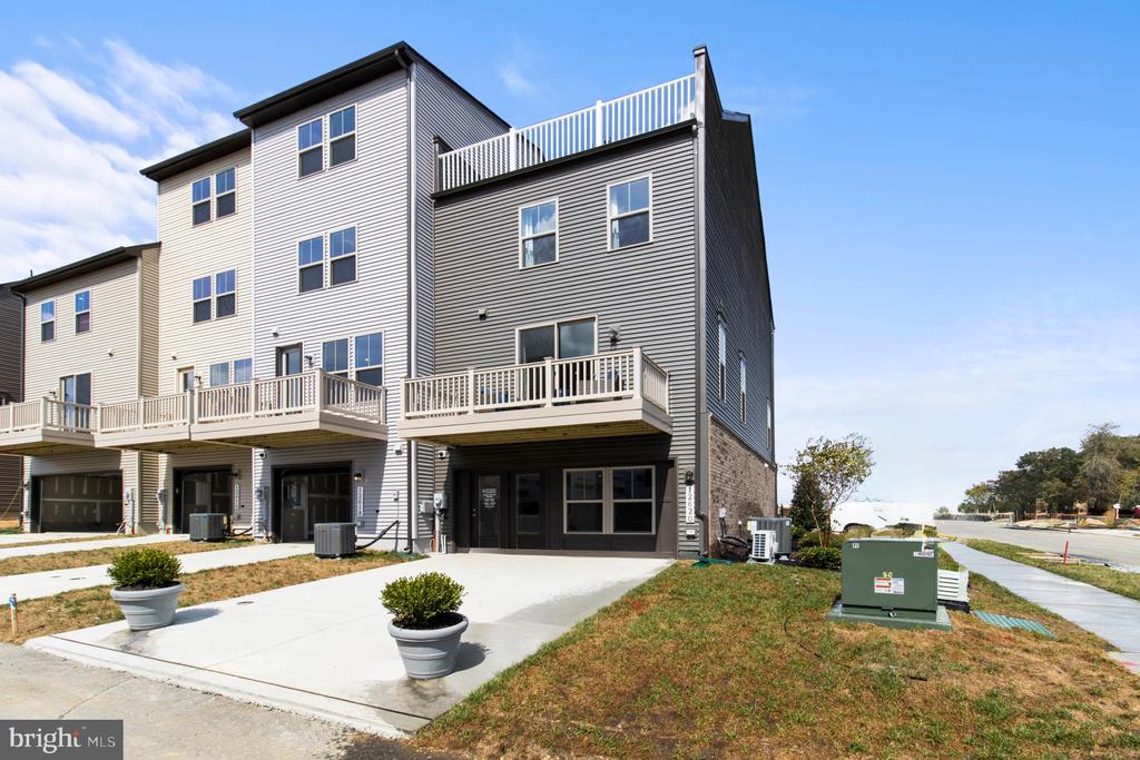 12605 Park Edge Dr