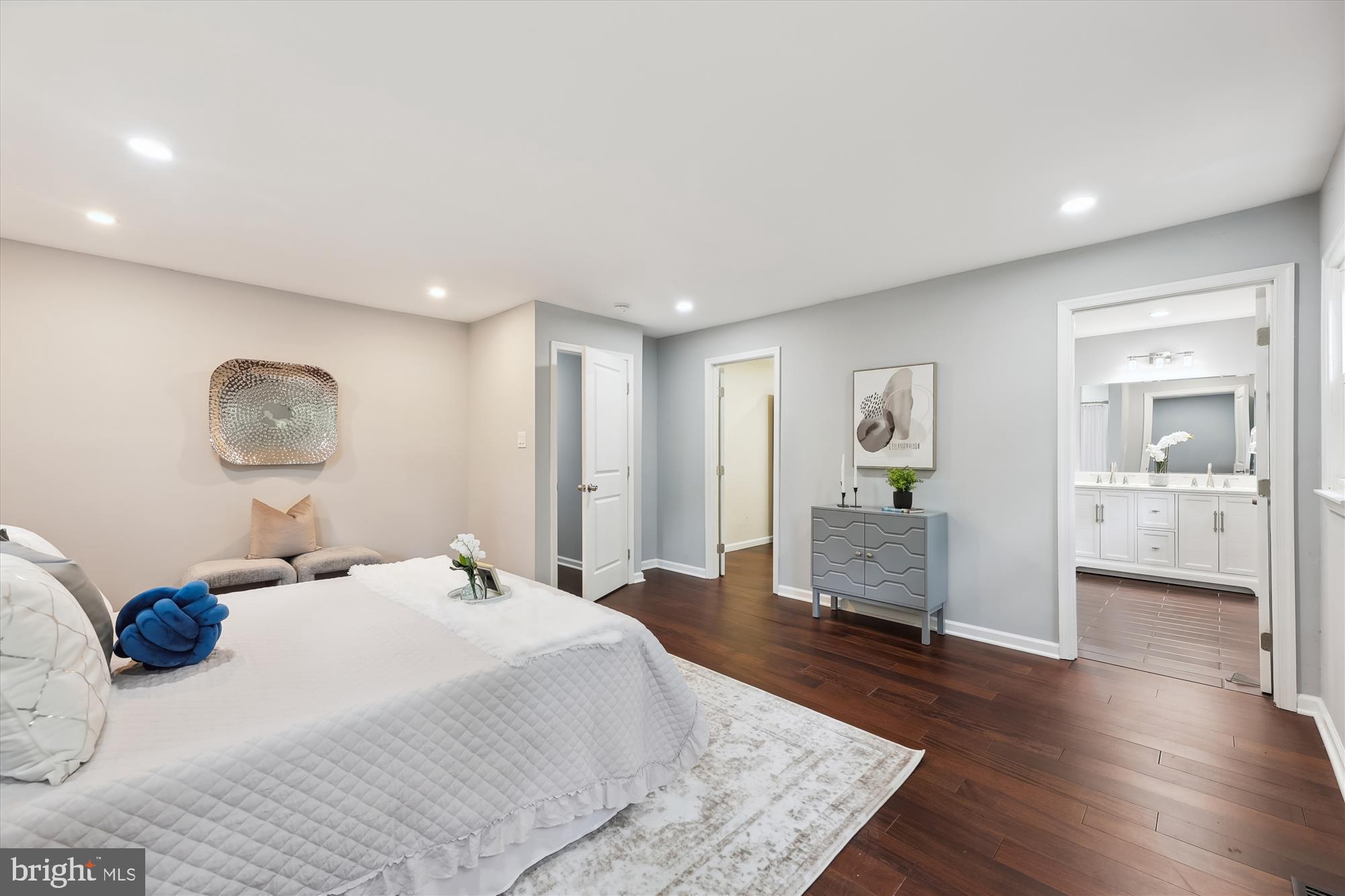 16401 CAMBRIDGE COURT