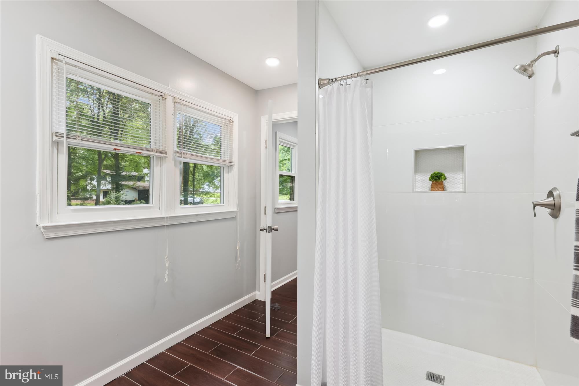 16401 CAMBRIDGE COURT