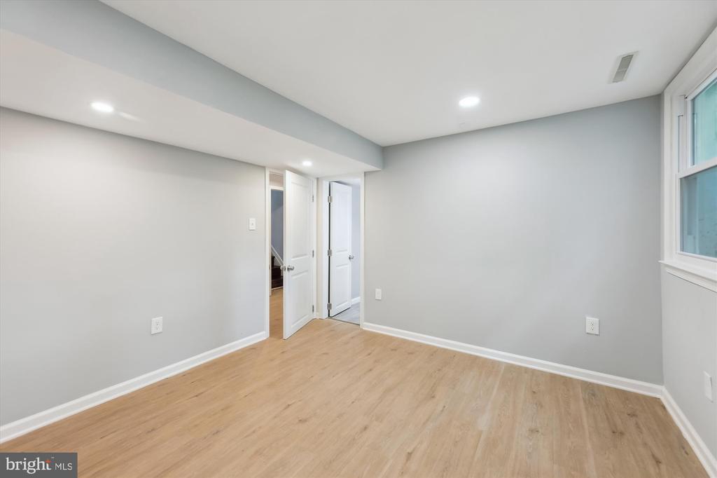 16401 CAMBRIDGE COURT