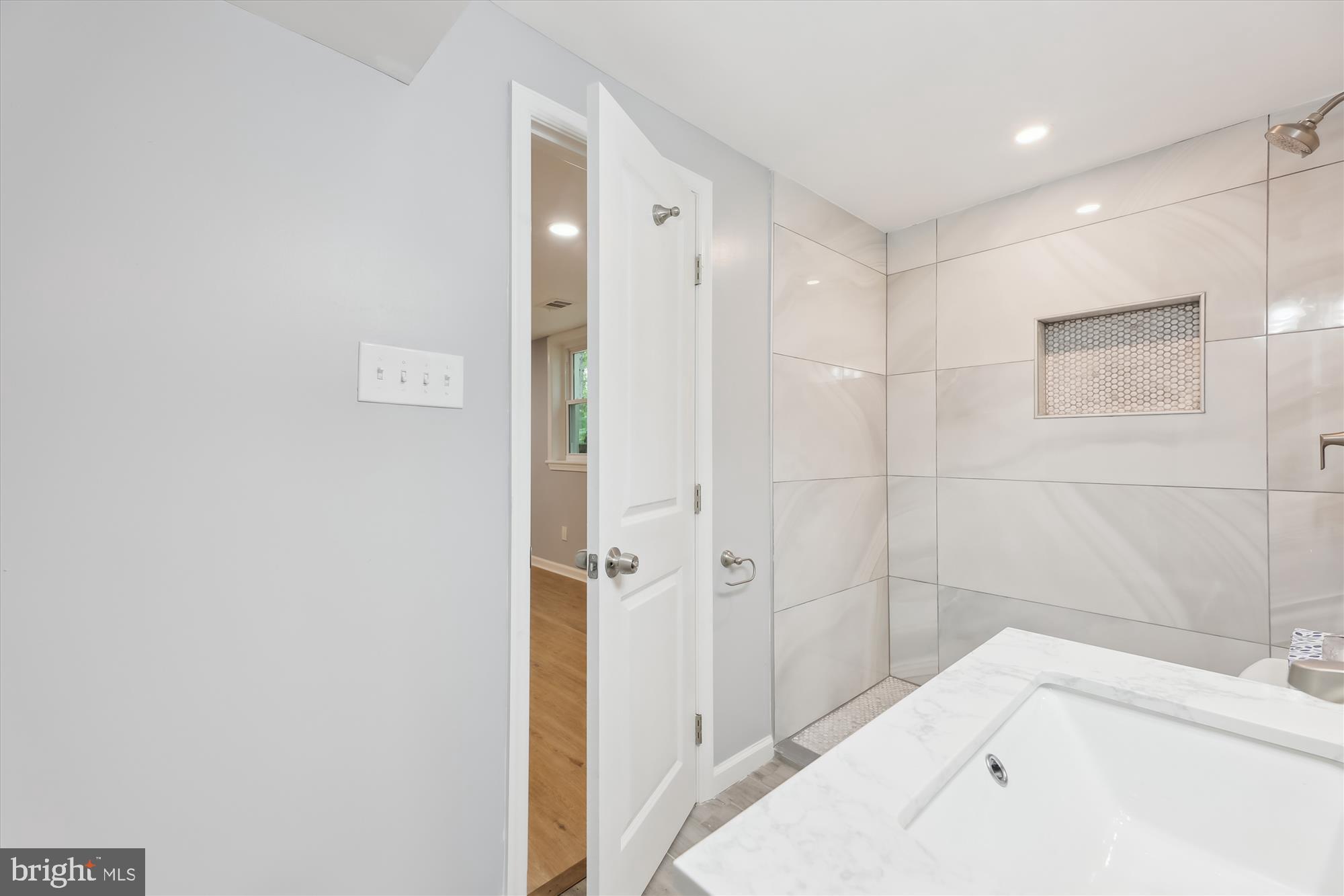 16401 CAMBRIDGE COURT