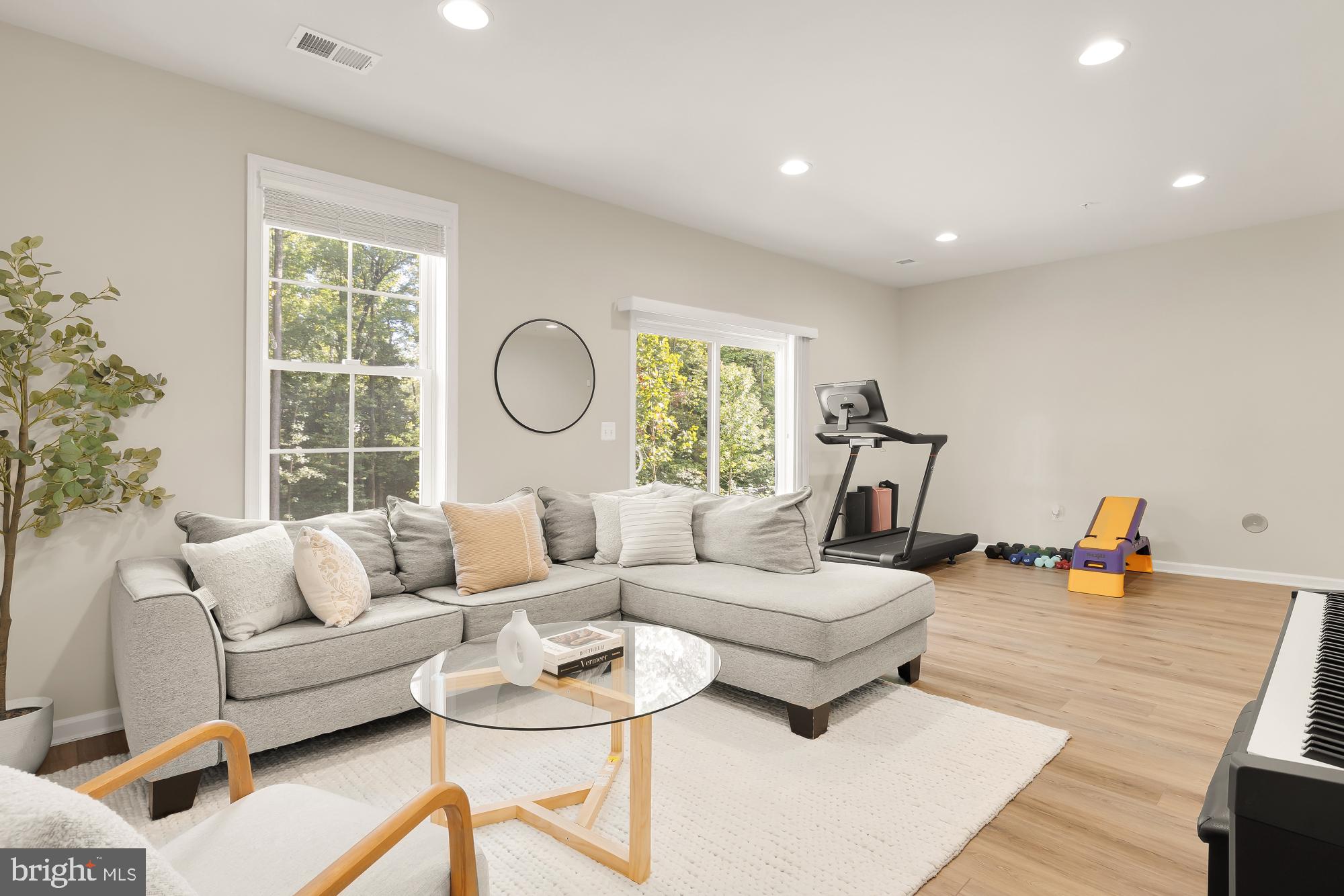 2616 Lewis And Clark Ave