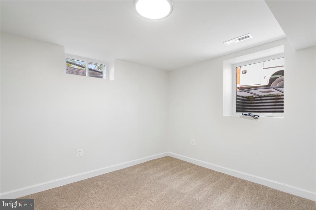 2208 CHAPMAN ROAD
