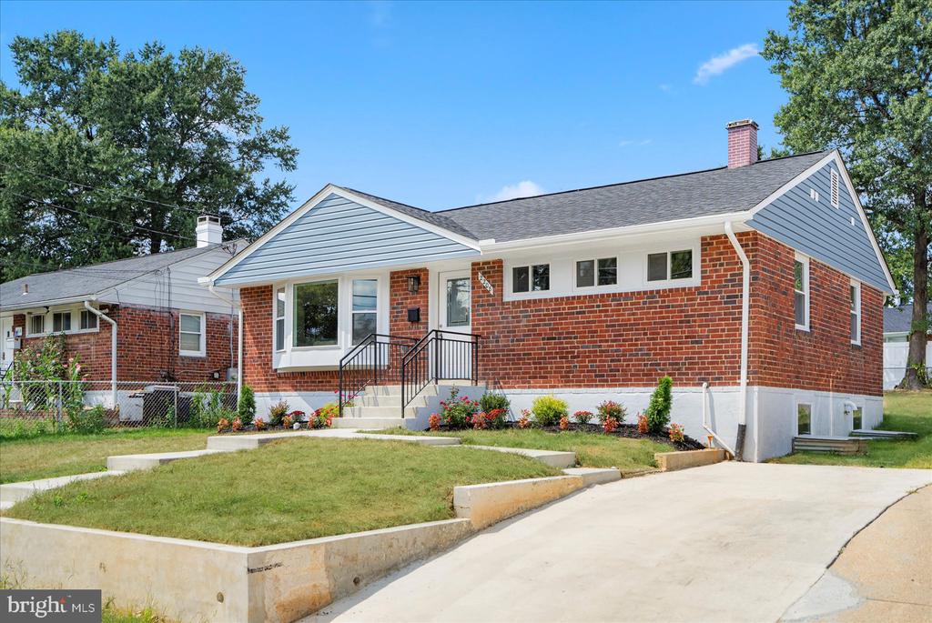 2208 CHAPMAN ROAD
