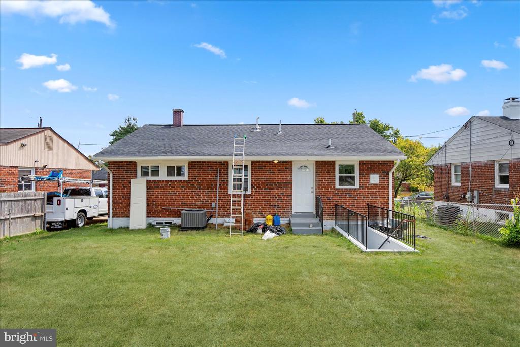 2208 CHAPMAN ROAD
