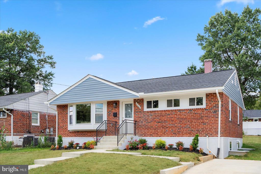 2208 CHAPMAN ROAD