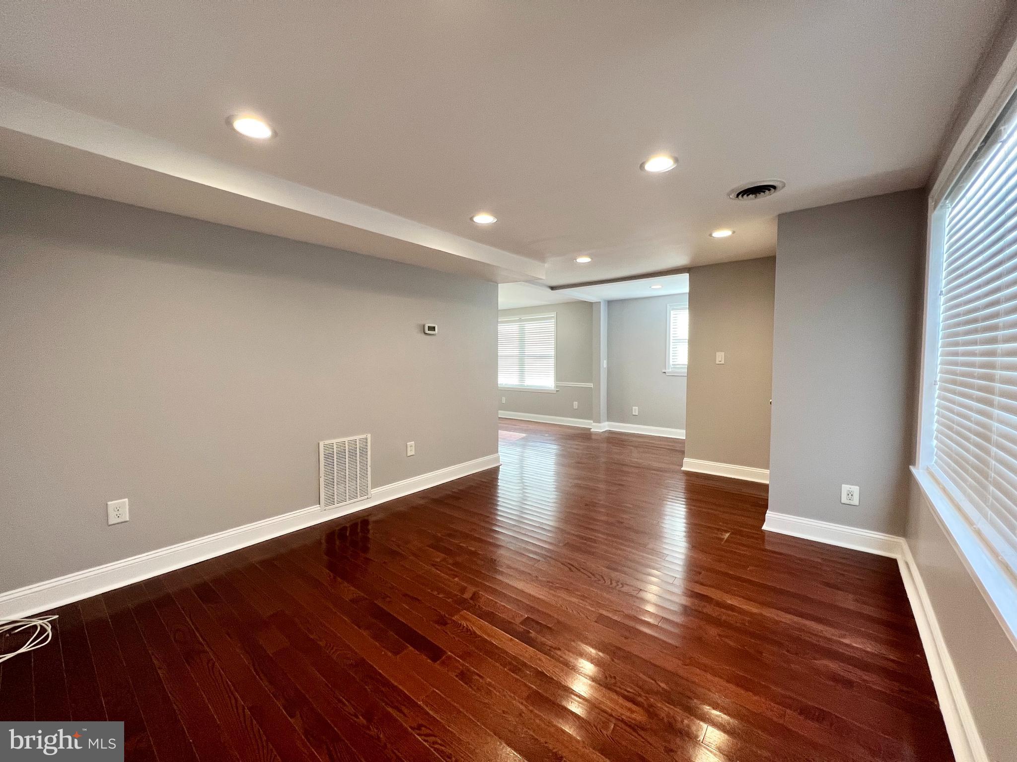 6833 STANDISH DRIVE