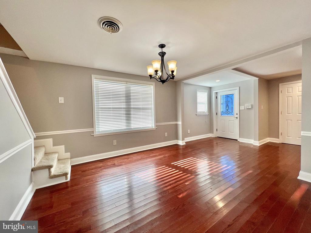 6833 STANDISH DRIVE