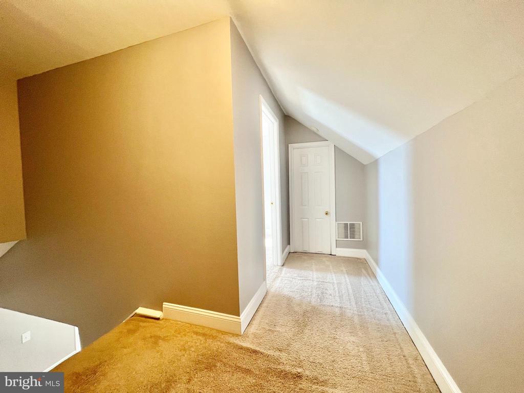 6833 STANDISH DRIVE