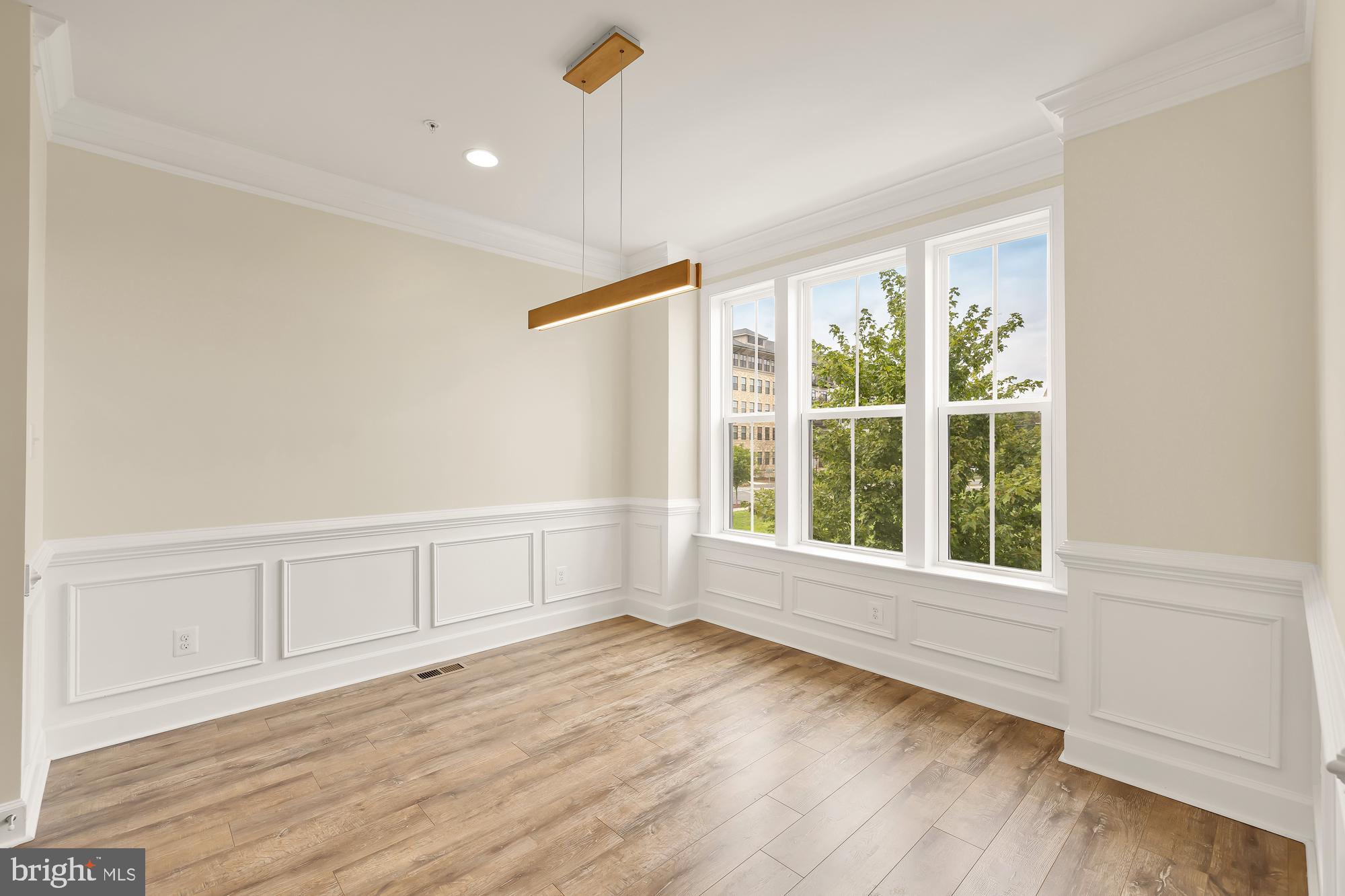 4707 VAN BUREN STREET