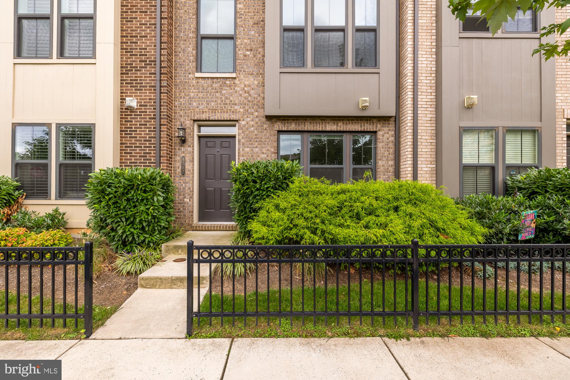 4707 VAN BUREN STREET