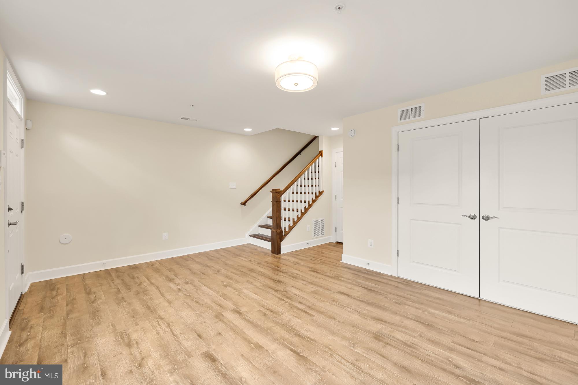 4707 VAN BUREN STREET