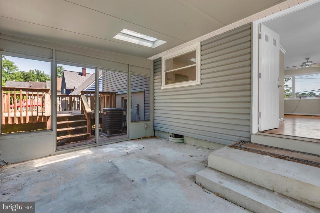 6004 MUSTANG PLACE